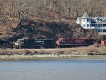 NS 9641, CP 8722 on CSX Q567